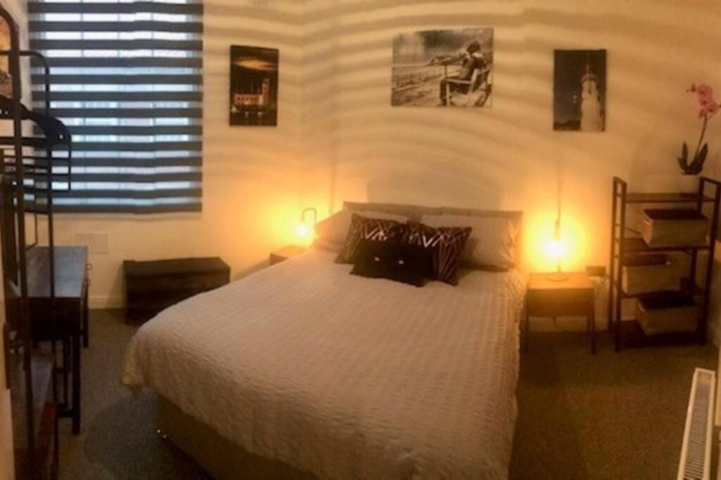 Apartment Lighthouse View: Seaside Retreat With Sky Tv And Free Parking Scarborough