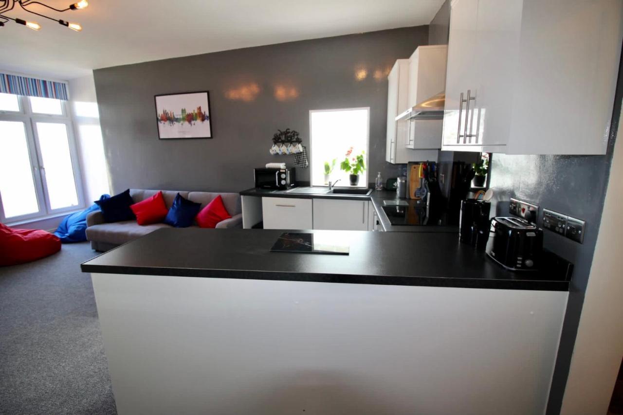 Lighthouse View: Seaside Retreat With Sky Tv And Free Parking Scarborough