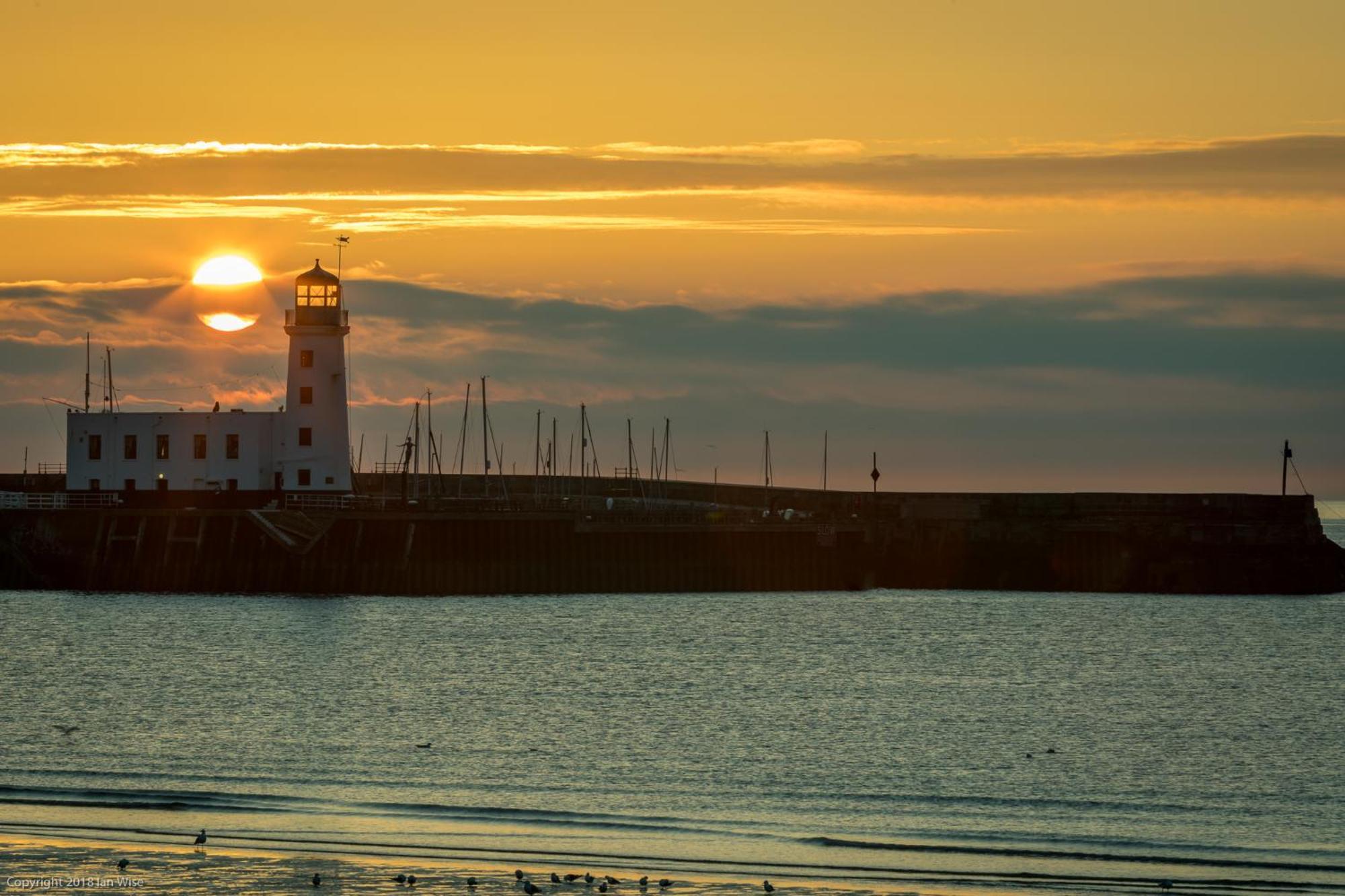 Lighthouse View: Seaside Retreat With Sky Tv And Free Parking Apartment
