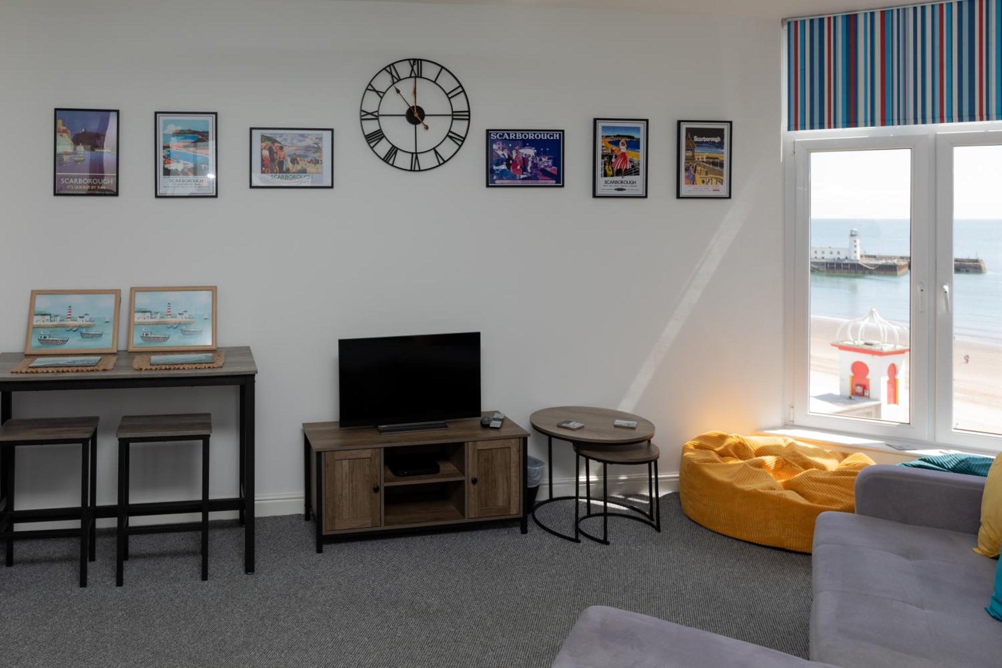 Lighthouse View: Seaside Retreat With Sky Tv And Free Parking * Scarborough