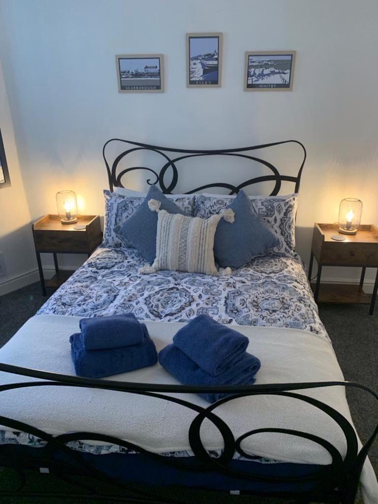 Apartment Lighthouse View: Seaside Retreat With Sky Tv And Free Parking