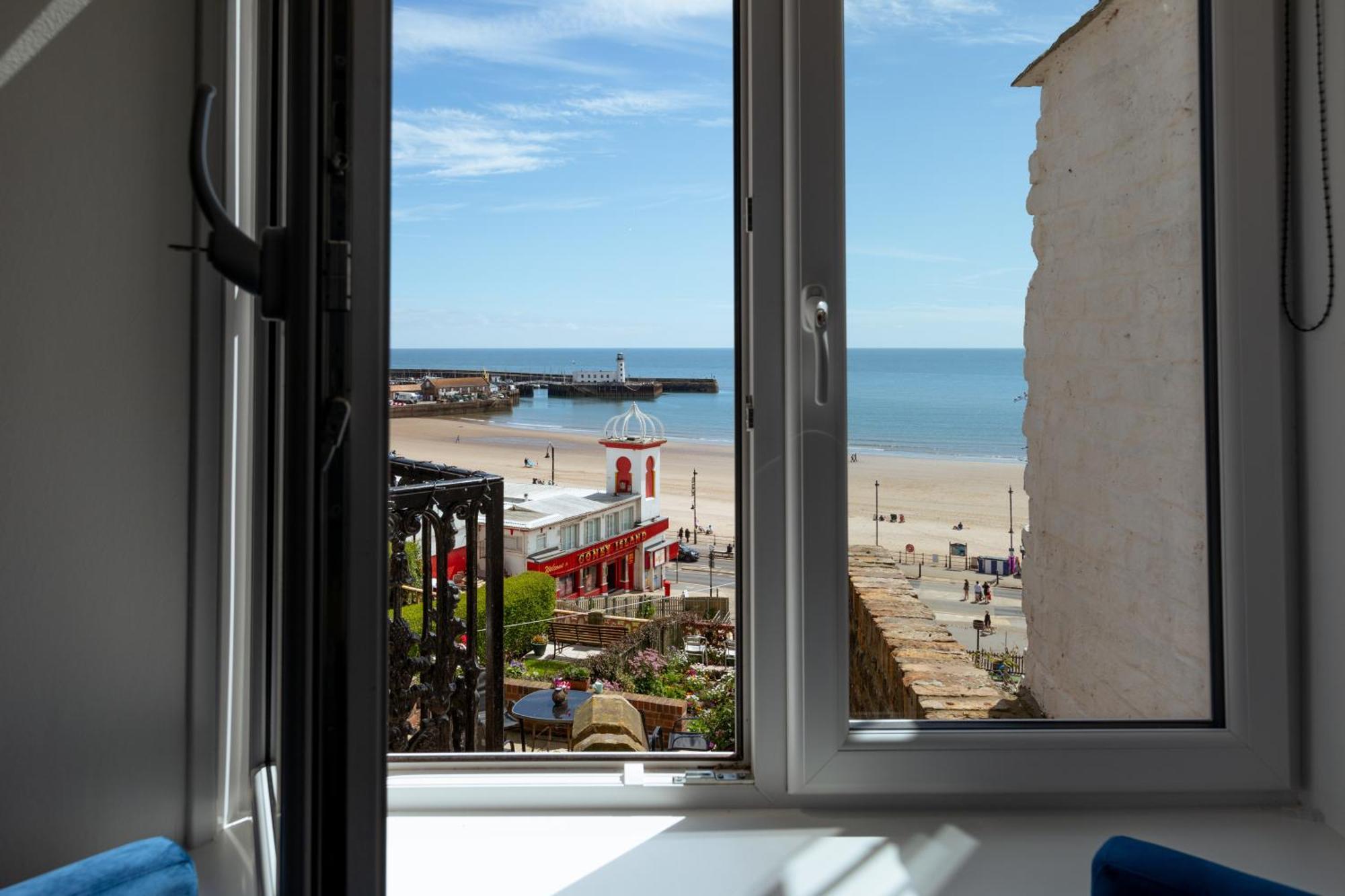 Apartment Lighthouse View: Seaside Retreat With Sky Tv And Free Parking Scarborough