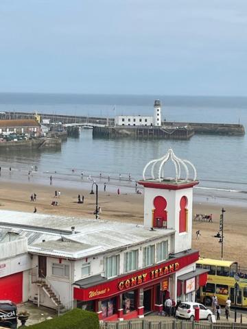 Lighthouse View: Seaside Retreat With Sky Tv And Free Parking Scarborough